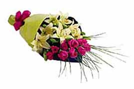 1 lilyum ve 7 g�lden buket   K�z�lay �i�ek ma�azas� , �i�ek�i adresleri 