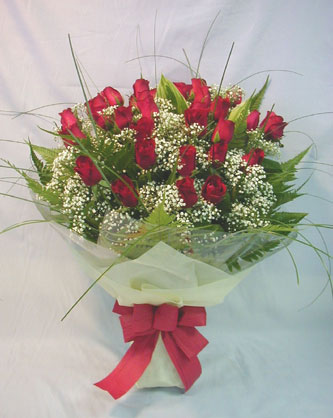 Ankara K�z�lay cicekciler , cicek siparisi  sevenlere �zel 11 adet g�l