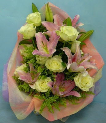 11 adet g�l ve 2 adet kazablanka buketi  K�z�lay �i�ek online �i�ek sipari�i 