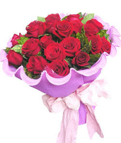 12 adet k�rm�z� g�lden g�rsel buket  K�z�lay anneler g�n� �i�ek yolla 