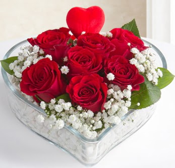 Kalp i�erisinde 7 k�rm�z� g�l kalp �ubuk  K�z�lay �i�ek�iler 