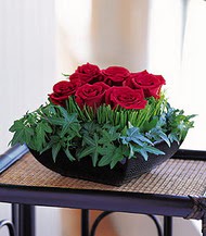  Ankara Kızılay hediye sevgilime hediye çiçek  10 adet kare mika yada cam vazoda gül tanzim
