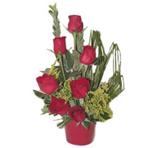  K�z�lay anneler g�n� �i�ek yolla  minik vazoda 7 adet kirmizi g�l