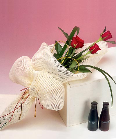 3 adet kalite g�l sade ve sik halde bir tanzim  K�z�lay �i�ek ma�azas� , �i�ek�i adresleri 