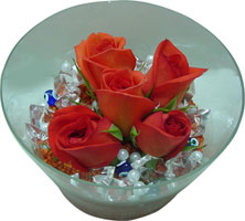  Ankara Kızılay İnternetten çiçek siparişi  5 adet gül ve cam tanzimde çiçekler