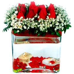  Ankara Kızılay yurtiçi ve yurtdışı çiçek siparişi  12 adet kirmizi gül cam yada mika vazoda