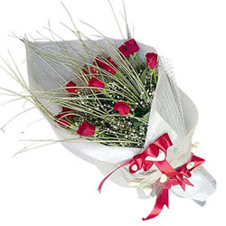  Ankara Kızılay hediye çiçek yolla  11 adet kirmizi gül buket- Her gönderim için ideal