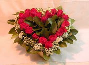  Ankara Kızılay çiçek servisi , çiçekçi adresleri  Kalp seklinde hazirlanmis gül tanzimi