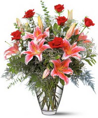  Ankara Kızılay İnternetten çiçek siparişi  7 adet kirmizi gül 3 adet kazablanka