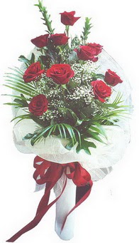  Ankara Kızılay 14 şubat sevgililer günü çiçek  10 adet kirmizi gülden buket tanzimi özel anlara
