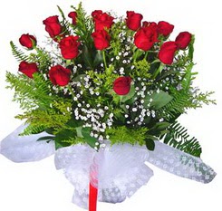  K�z�lay cicek , cicekci  12 adet kirmizi g�l buketi esssiz g�rsellik