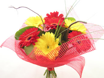 9 adet gerbera �i�eklerinden buket  K�z�lay cicek , cicekci 