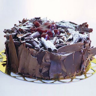 pasta yolla 4 ile 6 kisilik visneli �ikolatali yas pasta  Ankara K�z�lay hediye sevgilime hediye �i�ek 
