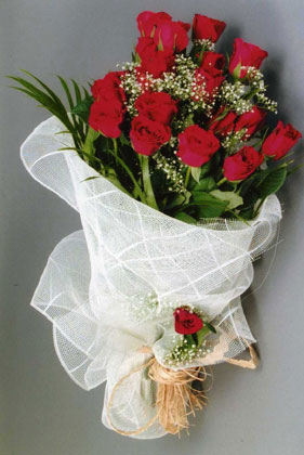 10 adet kirmizi g�llerden buket �i�egi  Ankara K�z�lay hediye �i�ek yolla 