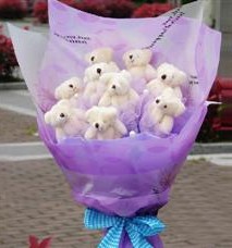 11 adet pelus ayicik buketi  K�z�lay uluslararas� �i�ek g�nderme 