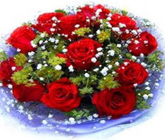 9 adet kirmizi güllerden buket  Ankara Kızılay online çiçek gönderme sipariş 
