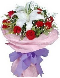 9 adet kirmizi g�l 1 adet kazablanka buketi  K�z�lay anneler g�n� �i�ek yolla 