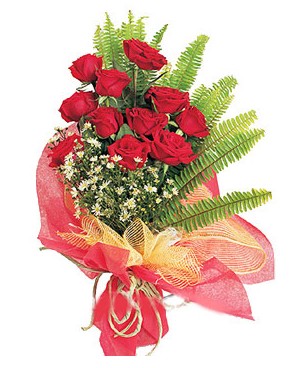  Ankara Kızılay internetten çiçek satışı  11 adet kırmızı güllerden buket modeli