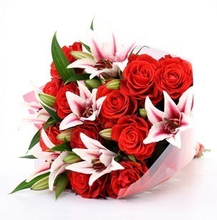  Ankara K�z�lay kaliteli taze ve ucuz �i�ekler  3 dal kazablanka ve 11 adet k�rm�z� g�l