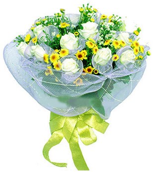  Ankara K�z�lay hediye sevgilime hediye �i�ek  12 adet �zel beyaz g�l buketi