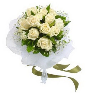  K�z�lay �i�ek�i ma�azas�  11 adet benbeyaz g�llerden buket 