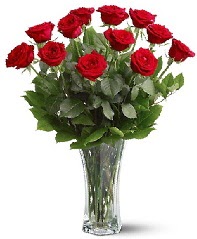 11 adet kırmızı gül vazoda  Kızılay çiçek mağazası , çiçekçi adresleri 