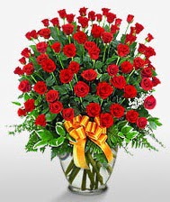 Görsel vazo içerisinde 101 adet gül  Ankara Kızılay yurtiçi ve yurtdışı çiçek siparişi 