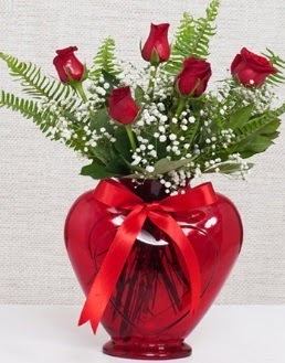 Kalp içerisinde 5 adet kırmızı gül  Ankara Kızılay online çiçek gönderme sipariş 