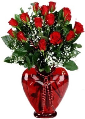 Cam kalp içerisinde 15 kırmızı gül  Kızılay çiçek gönderme sitemiz güvenlidir 