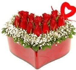 Kalp i�erisinde 9 k�rm�z� g�l kalp �ubuk  K�z�lay �i�ek ma�azas� , �i�ek�i adresleri 
