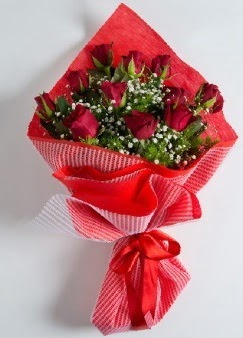 11 adet kırmızı gülden buket  Ankara Kızılay güvenli kaliteli hızlı çiçek 