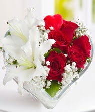 1 kazablanka 5 kırmızı gül kalpte  Kızılay çiçek mağazası , çiçekçi adresleri 