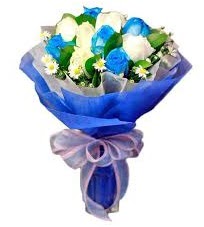 5 mavi g�l 6 beyaz g�lden buket  K�z�lay �i�ek g�nderme sitemiz g�venlidir 