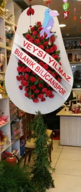 Tek katl� d���n nikah i�yeri a��l�� �i�ek  K�z�lay anneler g�n� �i�ek yolla 