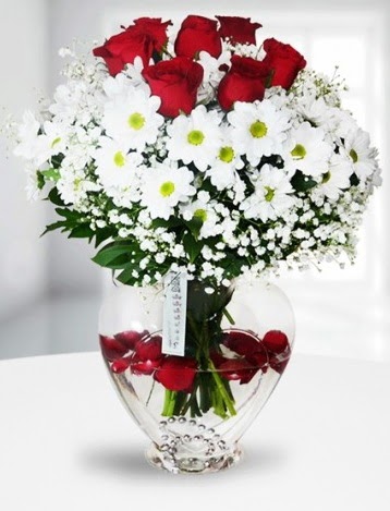 Kalp camda 7 gül kır çiçeği süper görsellik  Ankara Kızılay internetten çiçek siparişi 