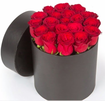 21 adet siyah kutuda kırmızı gül  Ankara Kızılay 14 şubat sevgililer günü çiçek 
